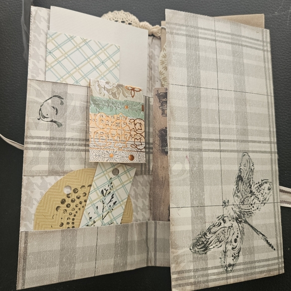 🌿 Handmade Vintage-Style Art Portfolio • Junk Journal Supply Kit ✂️✨ - Picture 2 of 8